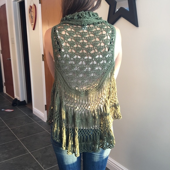 Green flyaway - Picture 1 of 2